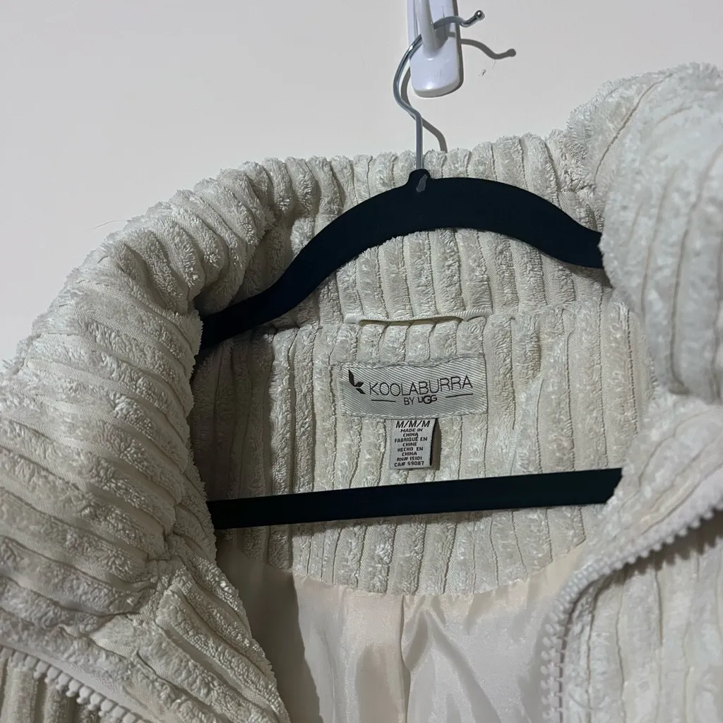 Koolaburra Corduroy Puffer Jacket size medium White - Image 3