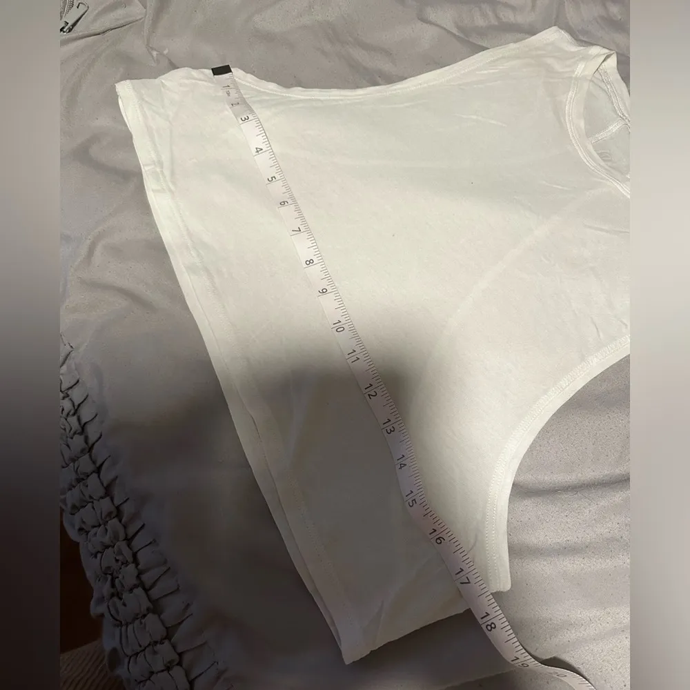 Lululemon muscle love crop tank - Image 2