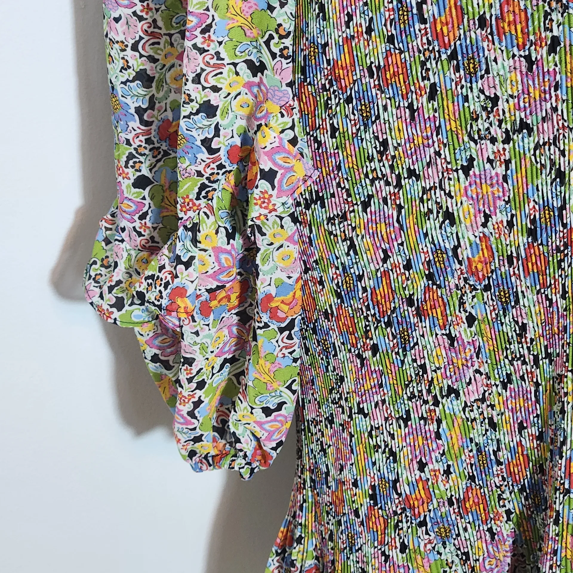 Boden Floral Sheer Sleeve Pleated Mini Dress Size 14 Wedding Guest Dress Black - Image 4