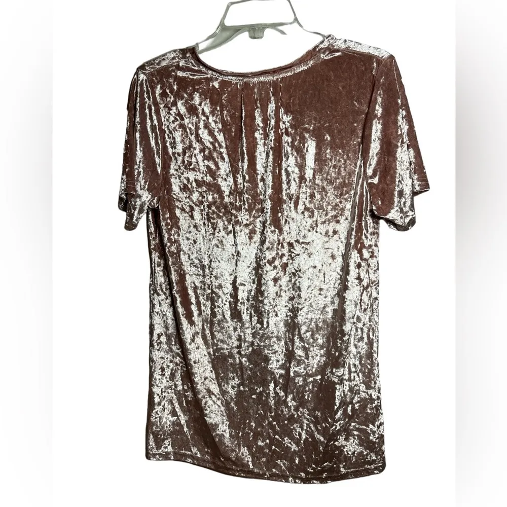 NWOT POL Punk Crushed Velvet V-Neck One-Pocket Tee Shirt - Image 5