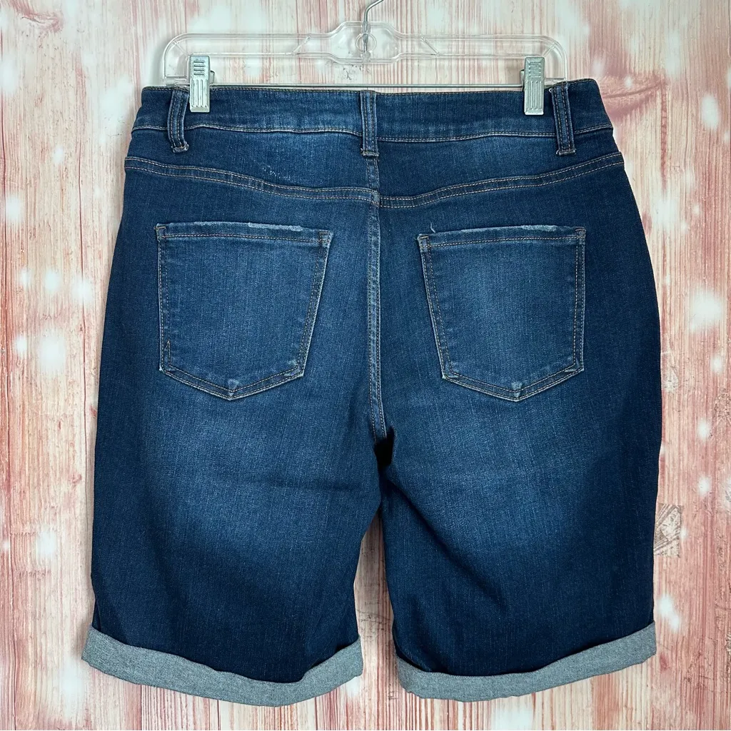 Time and Tru Denim Mid Rise Bermuda Short 5” Inseam Size 10 - Image 7