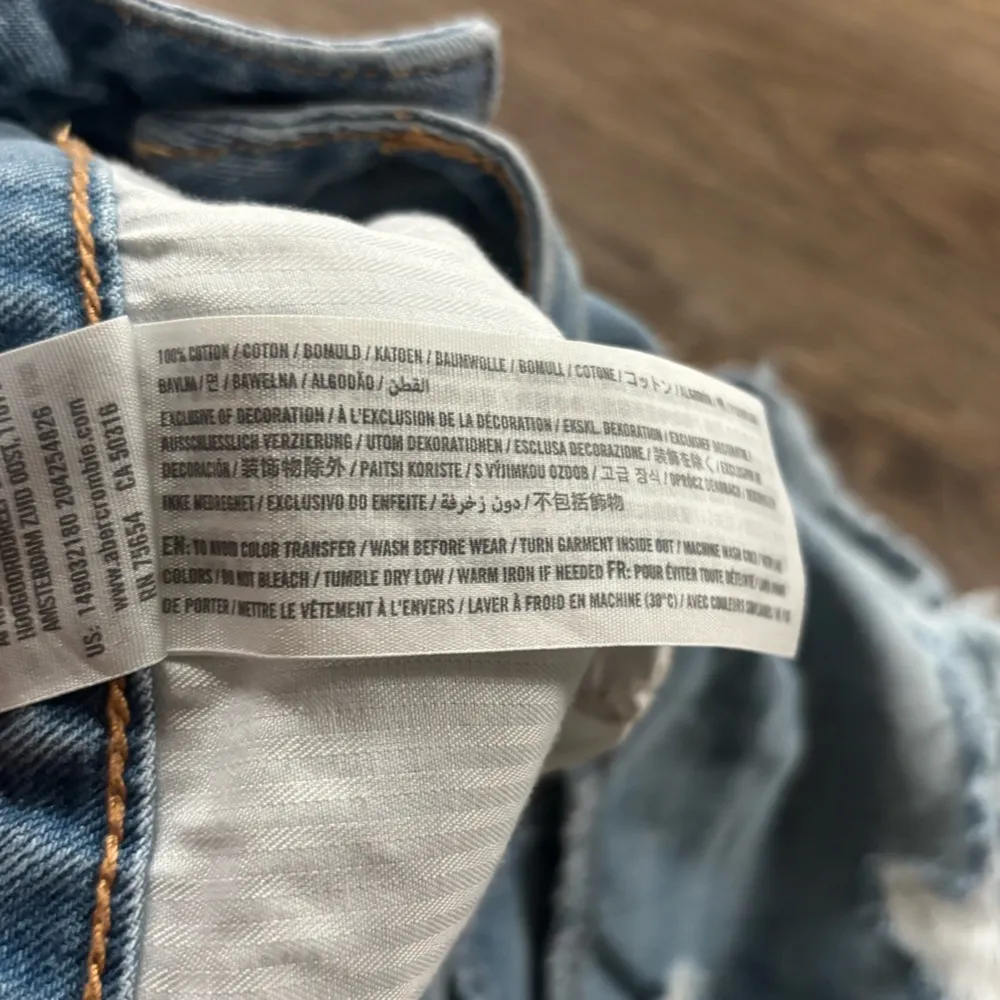 Abercrombie & Fitch Cutoff Denim Shorts – Destroyed High-Rise – Size 10 / W30 - Image 4