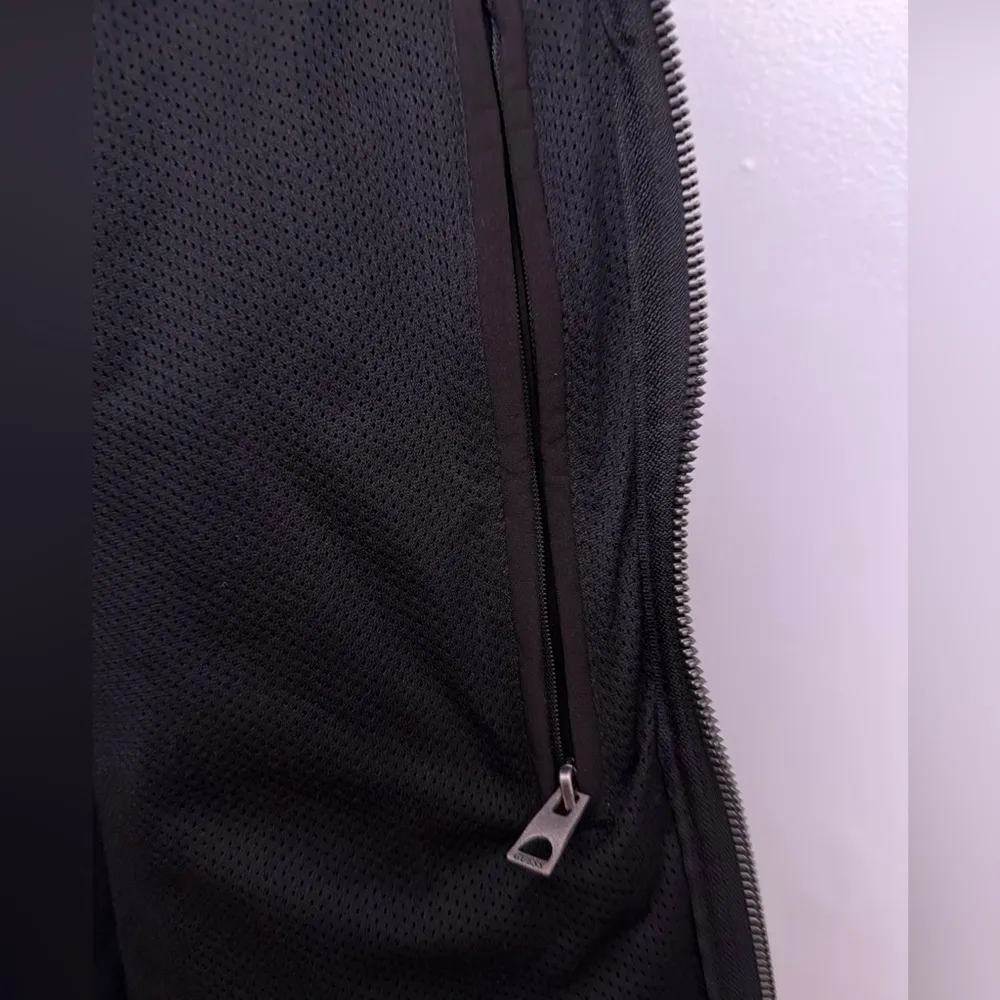 Guess Jacket For Men  Size Xs - Image 15