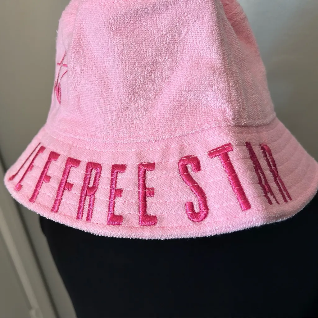 Jeffree Star Pink Fleece Embroidered Bucket Hat NWOT - Image 4
