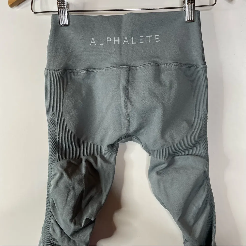 Alphalete Gray Aero Seamless Leggings Size Medium - Image 6