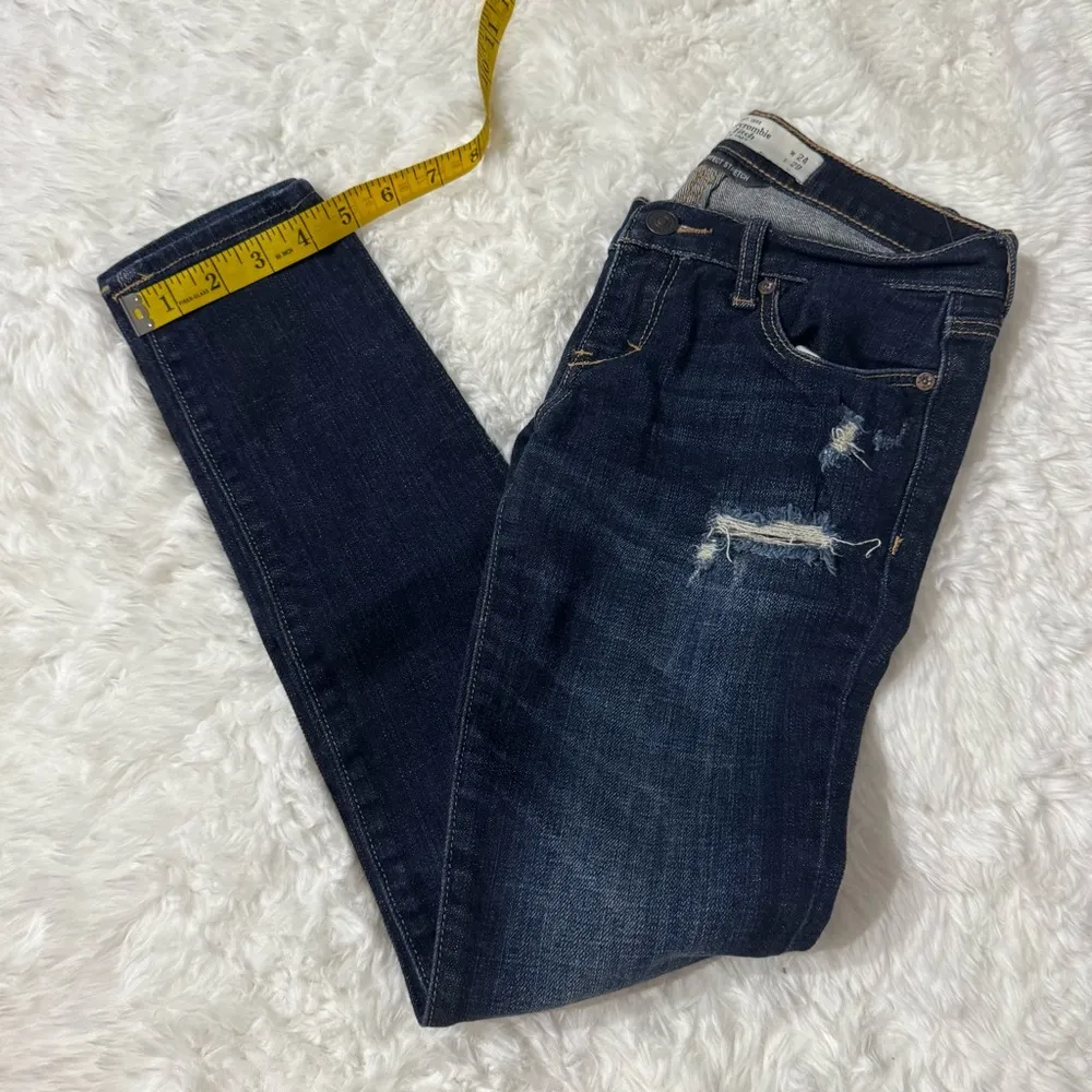 Abercrombie & Fitch Distressed Jeans Size 00 - Image 10