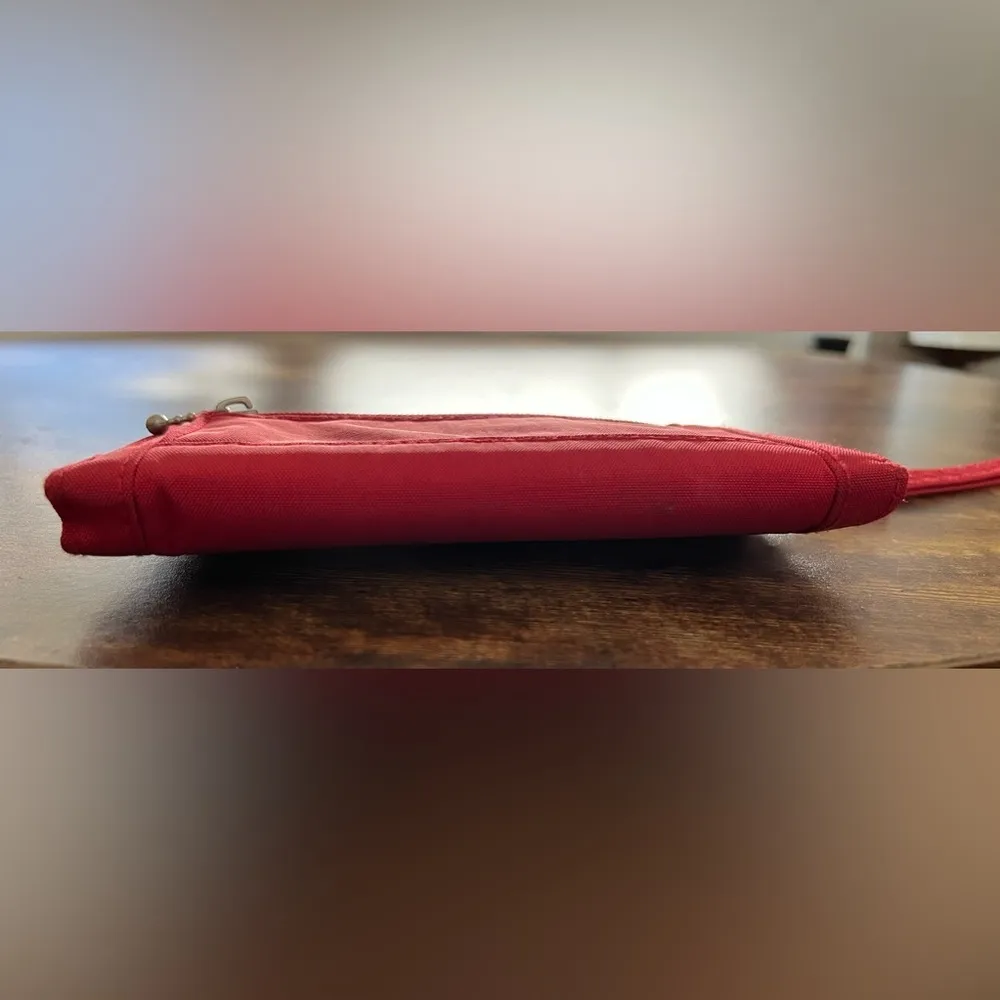 Baggallini  | woman’s wristlet/wallet - Image 12