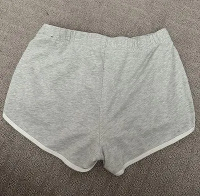 Hollister Short-Shorts - Image 2