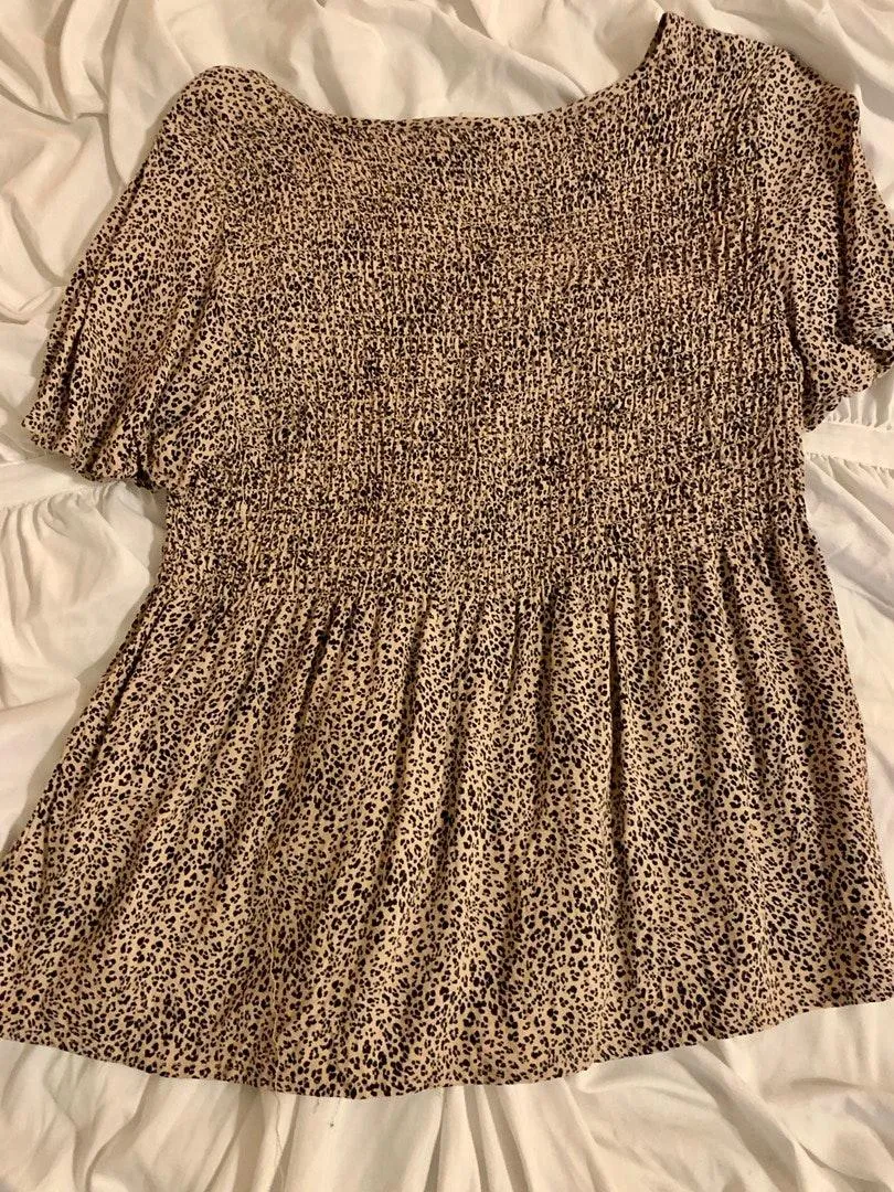 Boutique Leopard Peplum Blouse Size M - Image 3