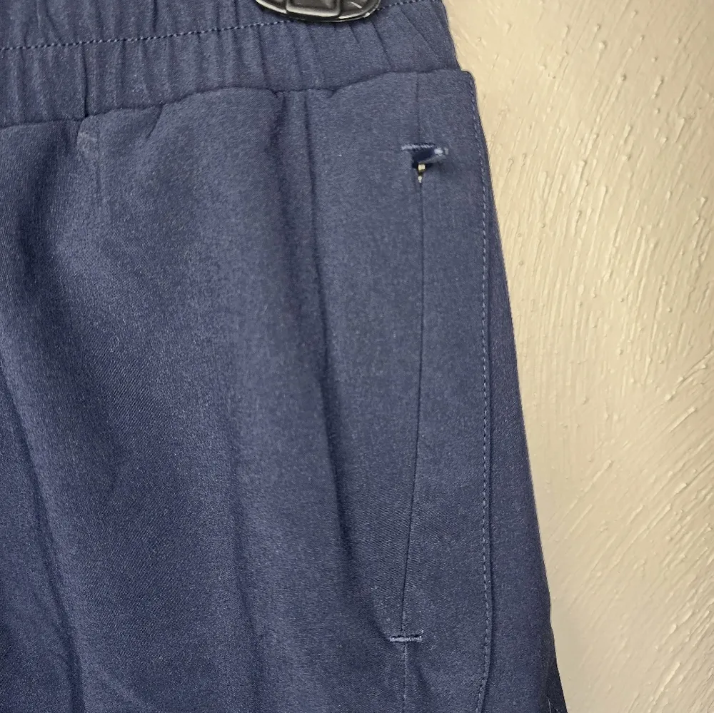 Peloton NWT  Velocity Run Shorts - Image 3