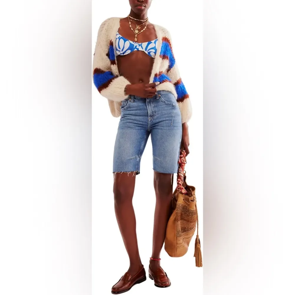 Free People Ghost Town Long Short Raw Hem Mid/High-rise Denim Size 27 NWT - Image 2