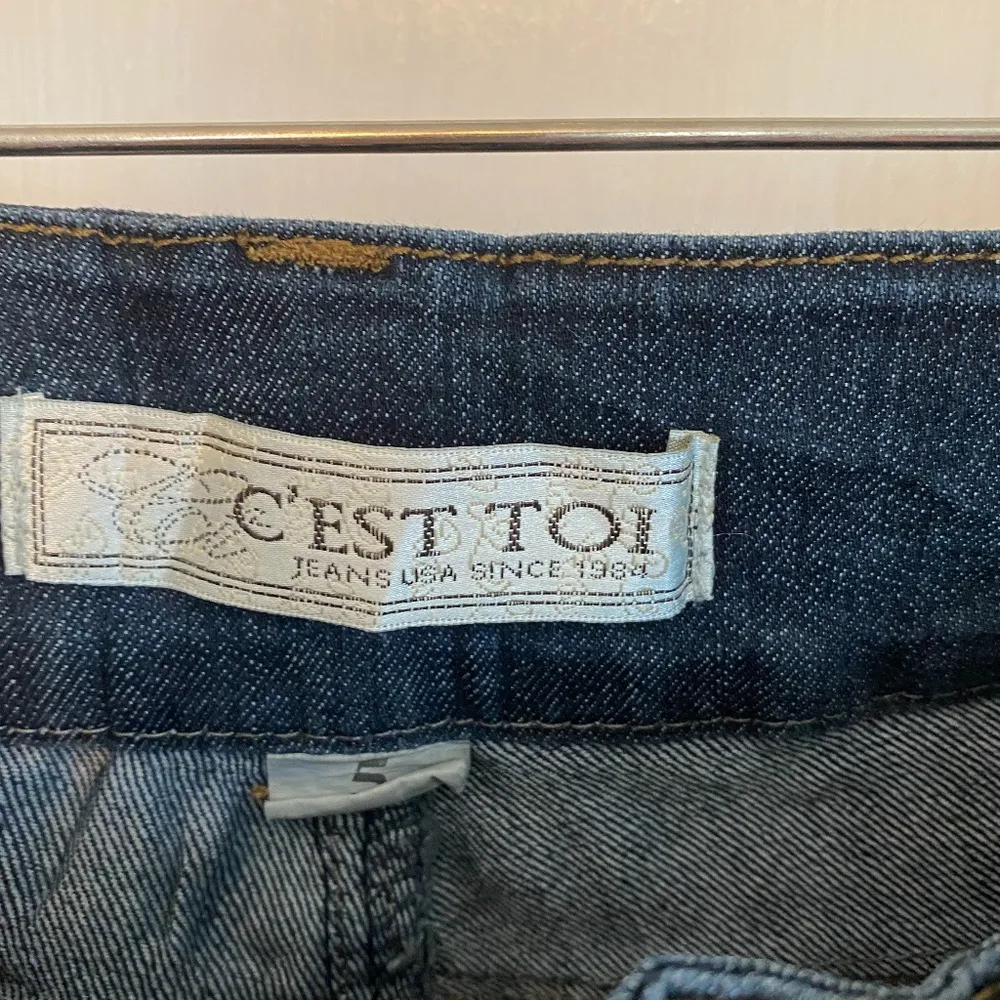 C'est Toi Ladies Denim Jeans Skinny 2 Buttons at Waist Yellow Stitching Size 5 - Image 4