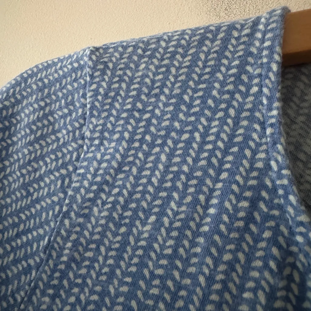 L.L. Bean Blue and White Pattern Organic Cotton Short Sleeve Top - Image 4