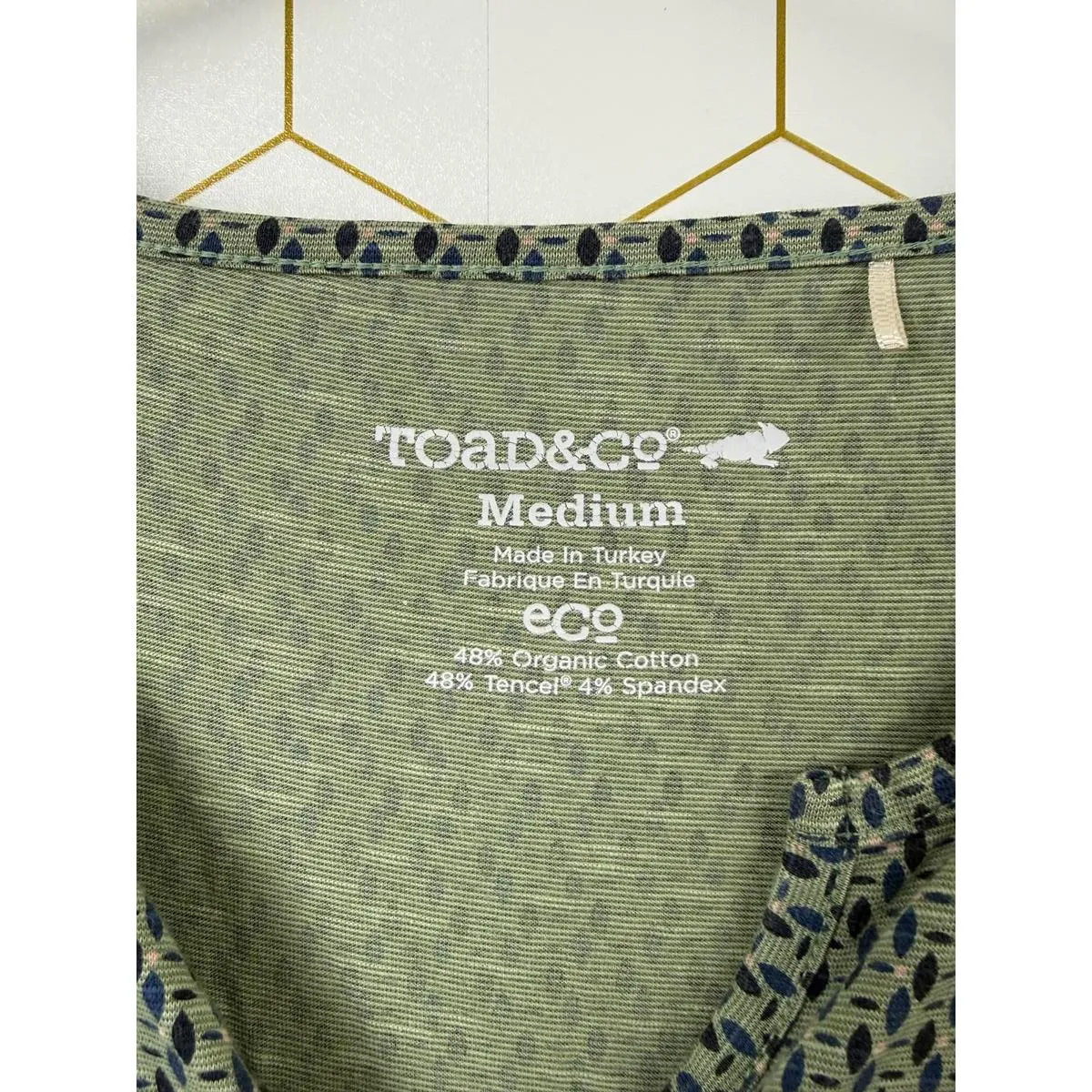 Toad&Co Green and Navy Wayfare Split Front Tunic - Image 4