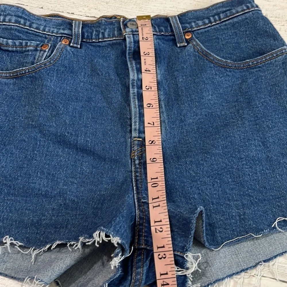 Levi’s ribcage shorts size 31 - Image 8