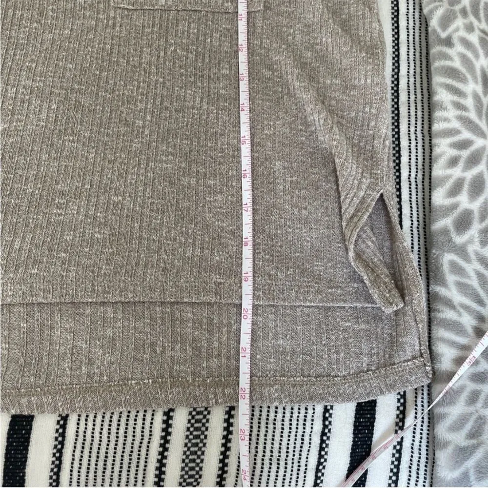 American Eagle Boxy Ribbed T-Shirt Small Tan Cream‎ Oversized Elevated Basic Tee - Image 8