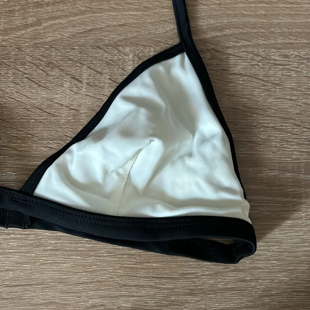 Solid and stripe bikini top - Image 2