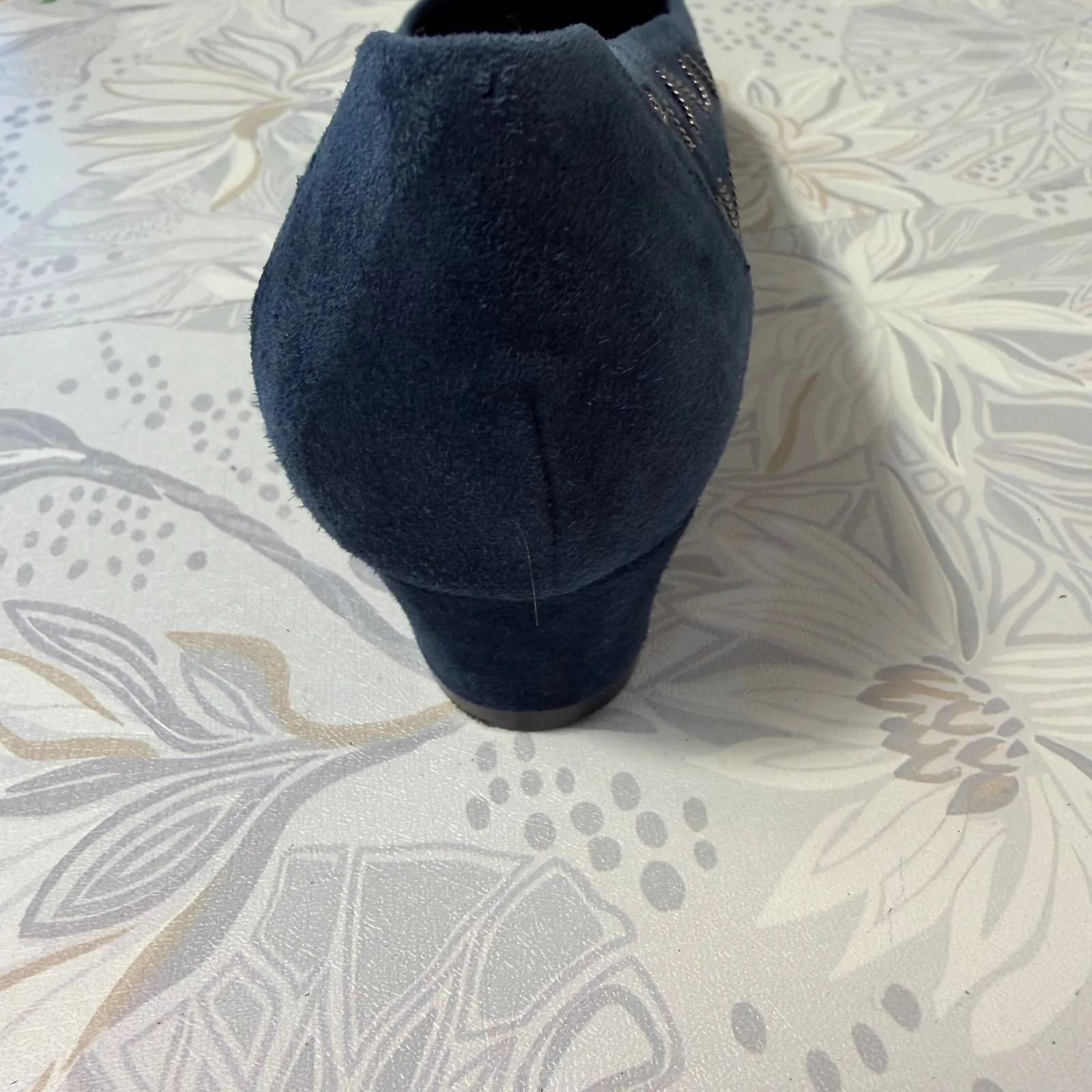 Vaneli Suede Chain - Image 5