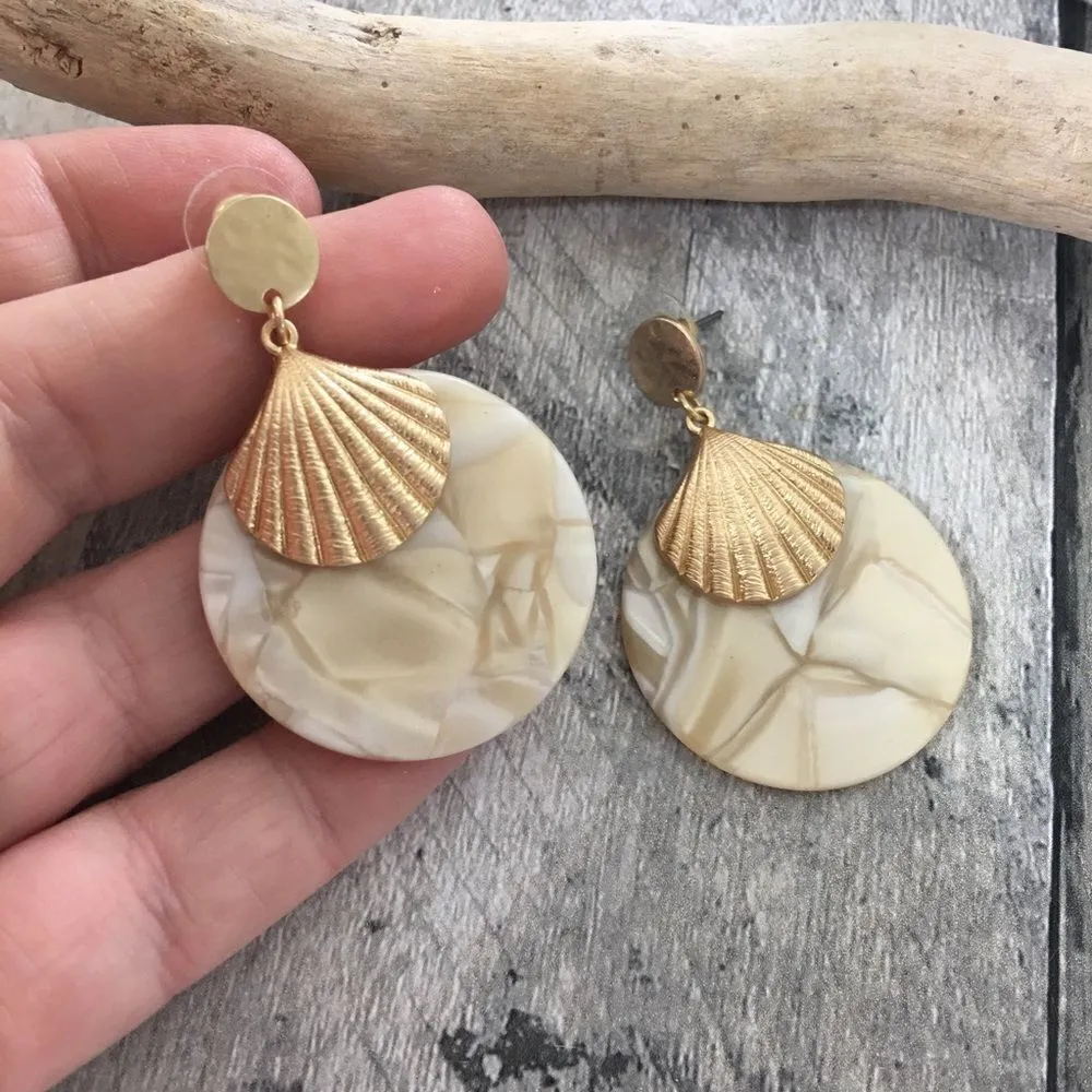 Shell Marble Lucite Earrings Yellow - Image 2