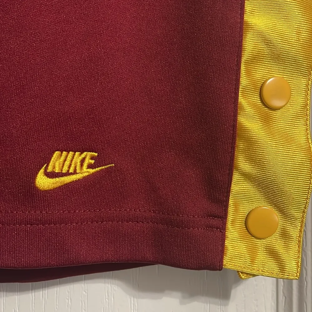 💖 Nike Y2K Breakaway Side Snap Mini Skirt - Image 4