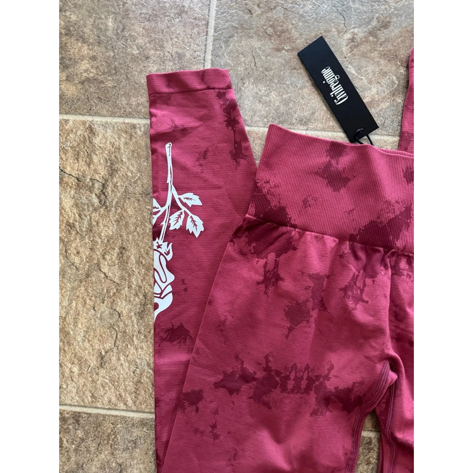 Civil Regime Blush Red Reaper Wash Kelly Seamless Leggings Size Medium - Image 5