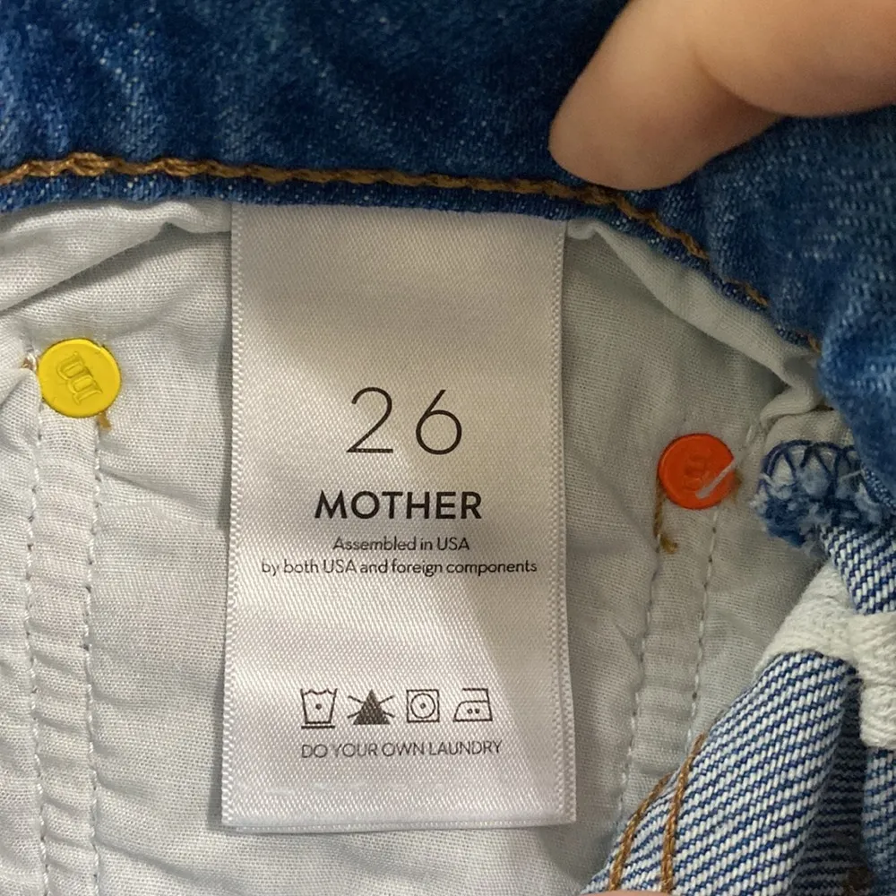 Mother SNACKS! High Waisted Twizzy Skimp tapered straight leg jeans size 26 - Image 10