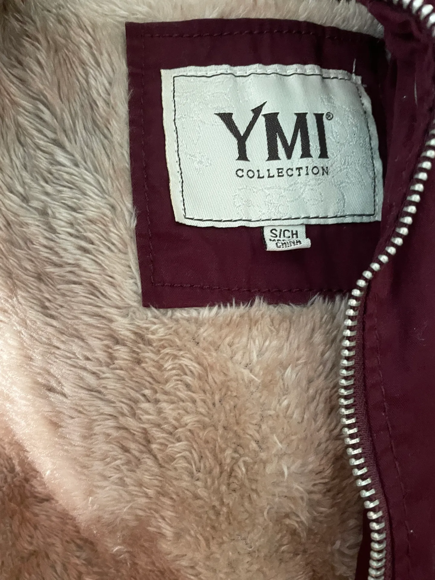 Fleece lined vest with hoodie - Image 7