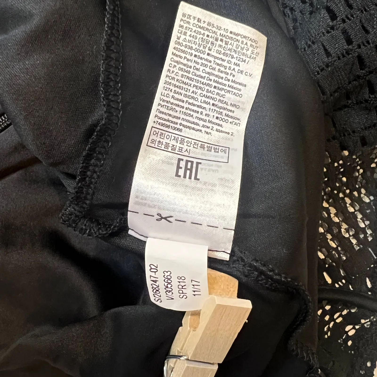 Banana Republic Women's XS Black Lace Peplum Top Long Sleeve Chic Minimal - Image 6