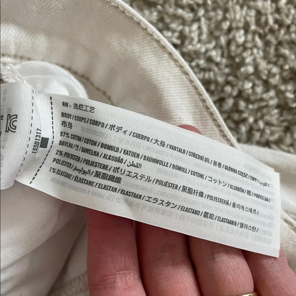 Abercrombie & Fitch Women's Cream Straight Leg Jeans - Image 4