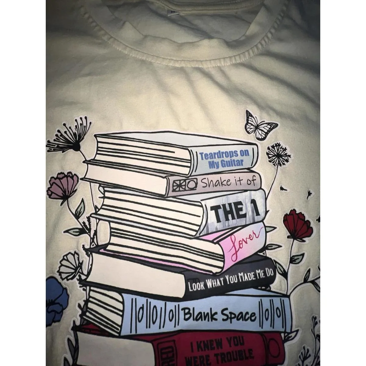 NWOT Taylor Swift Eras Tour Themed Books Graphic Tee Shirt Size Medium - Image 3