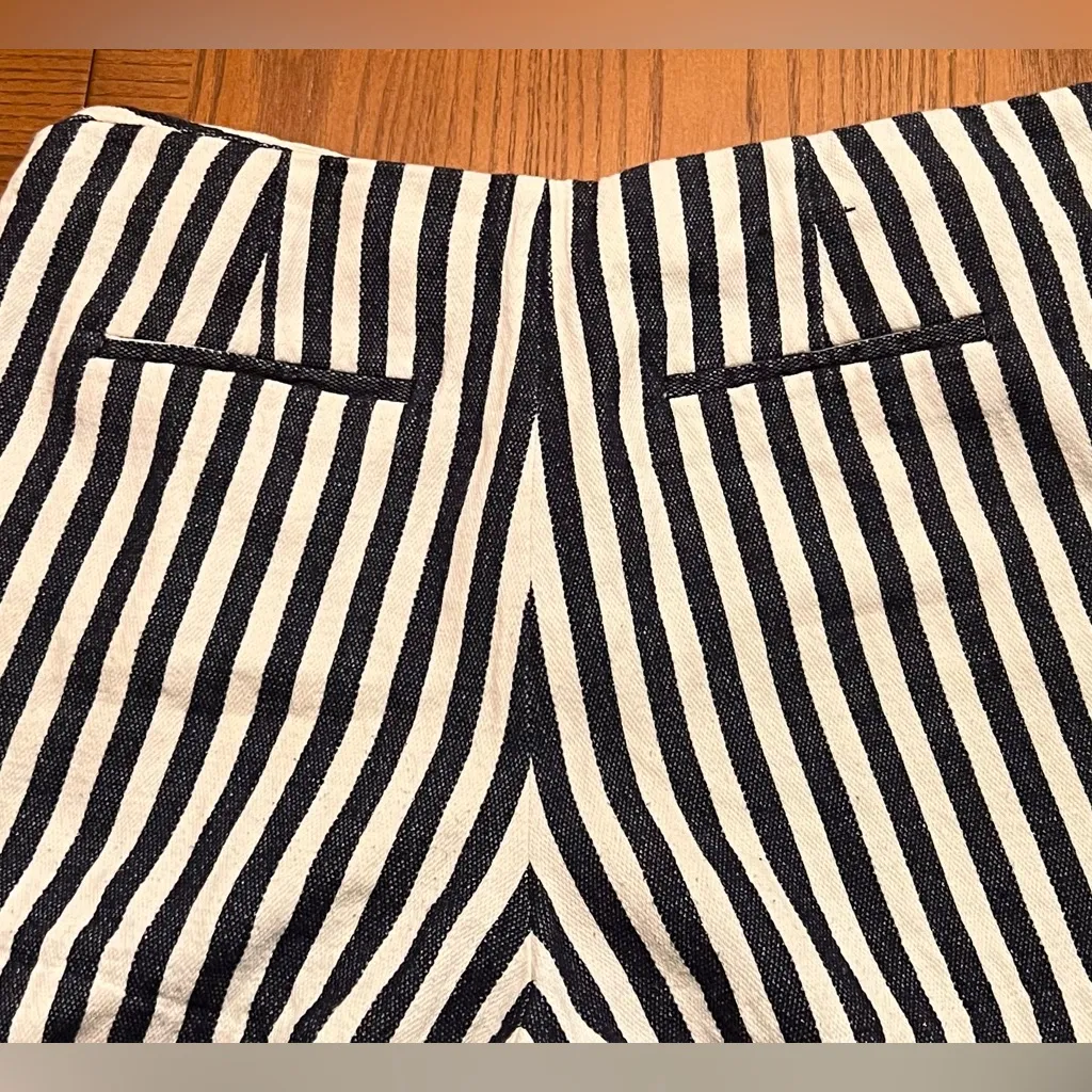 Banana Republic Factory Navy Blue & White Striped Linen 3.5” Shorts Size 8‎ - Image 7