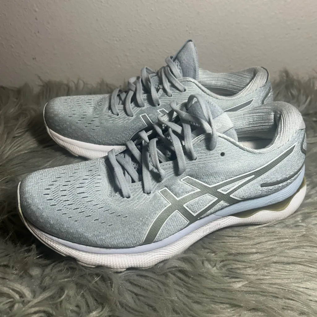 ASICS Wmns Gel Nimbus 24 Piedmont Grey  
Grey Light Gray Sneaker Size 8 - Image 7