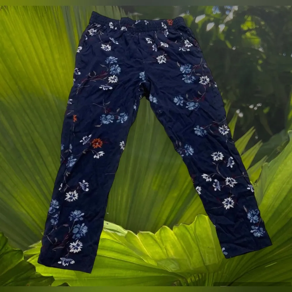 Jessica Simpson floral pants - Image 12