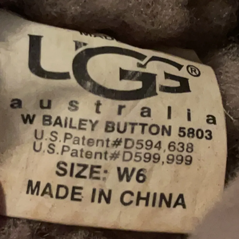 UGG Bailey Button Boot Size 6 - Image 11