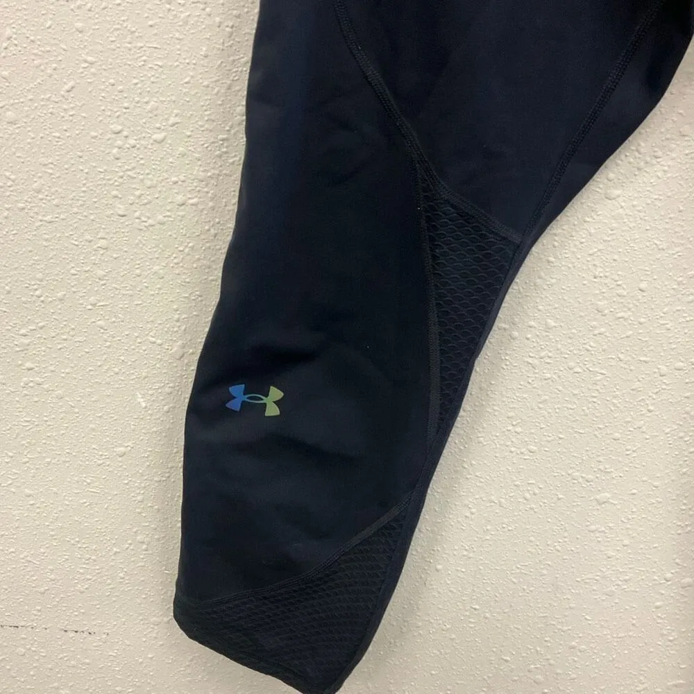 Under Armour “heatgear” black cropped size medium #667 - Image 4