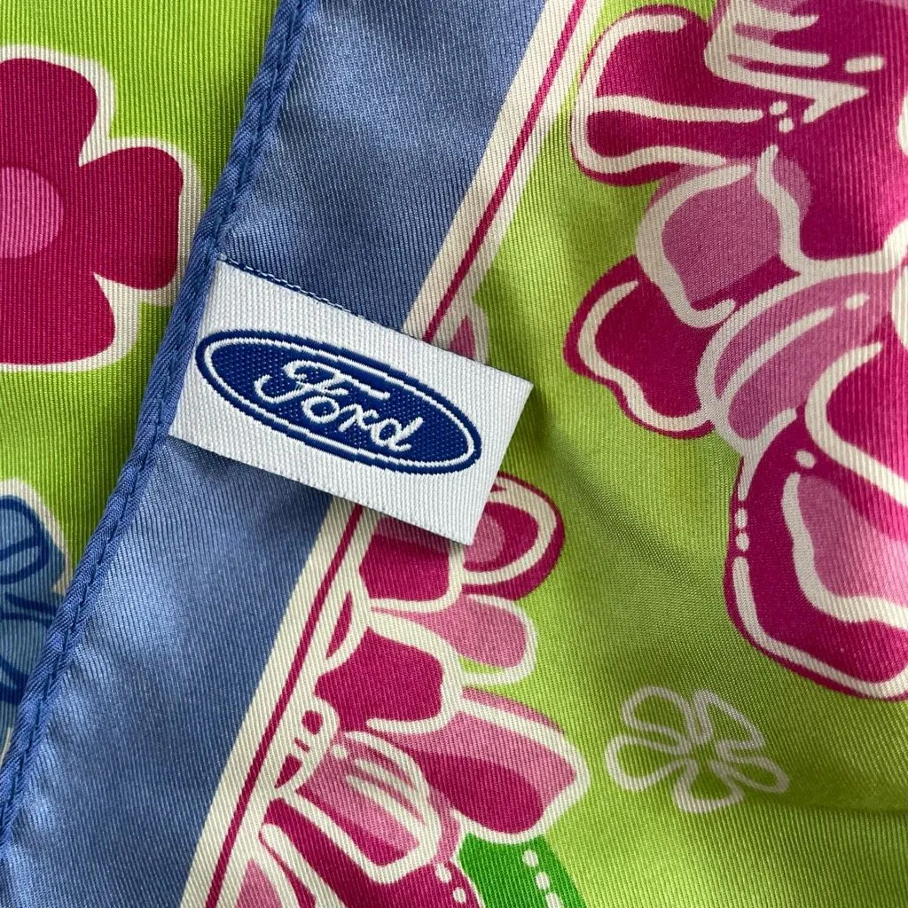 Lilly Pulitzer 100% Silk Ford Floral Mum Scarf Blue Pink - Image 5