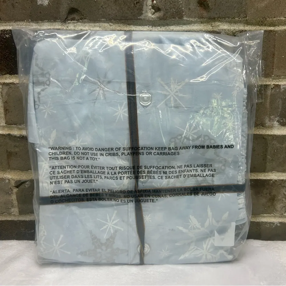 Pottery Barn x Harry Potter Snowflakes Metallic Pajama Set Button Shirt Pant NWT - Image 3