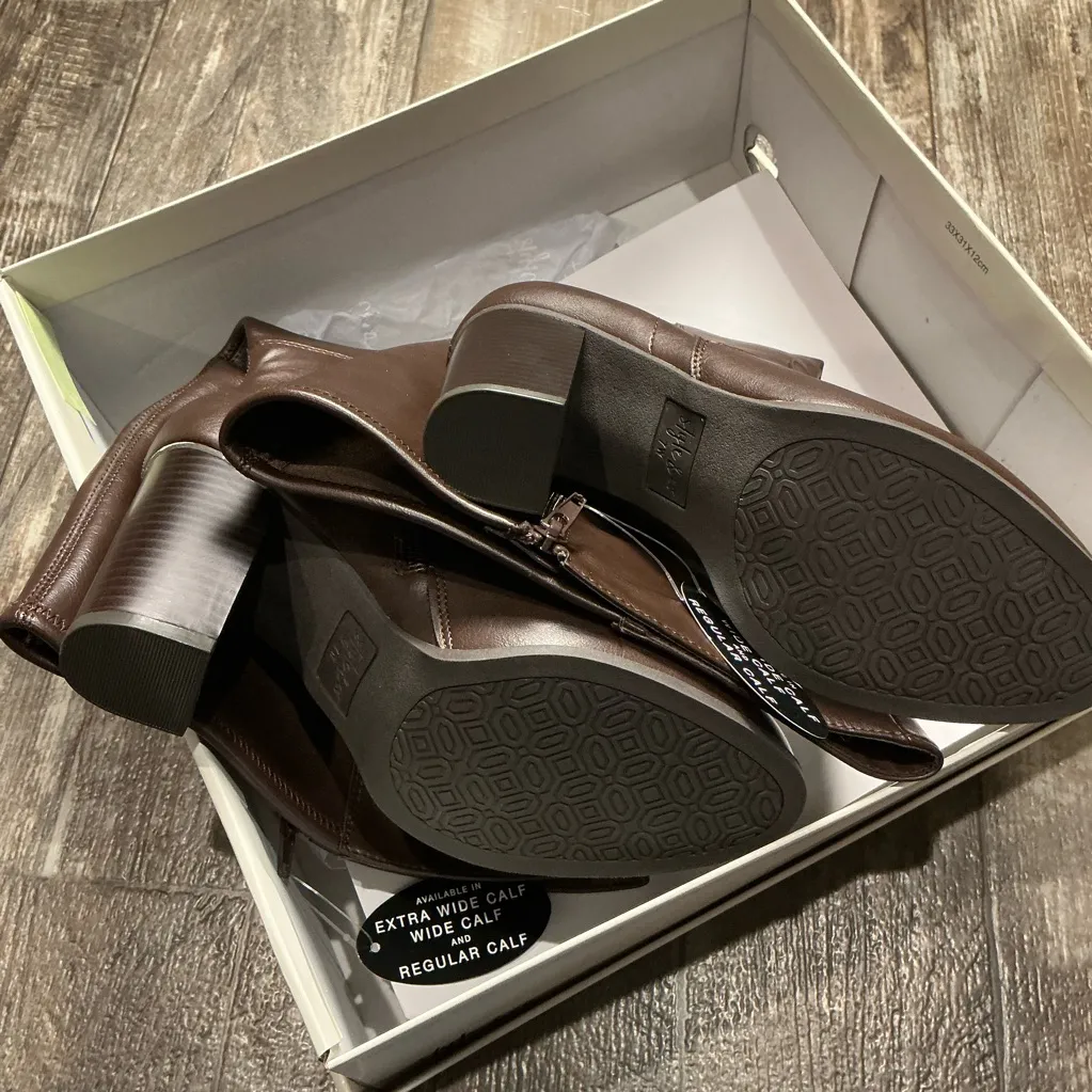 Style & Co Elegant Brown Knee-High Women's Boots Size 7W Extra Wide Calf - Image 7