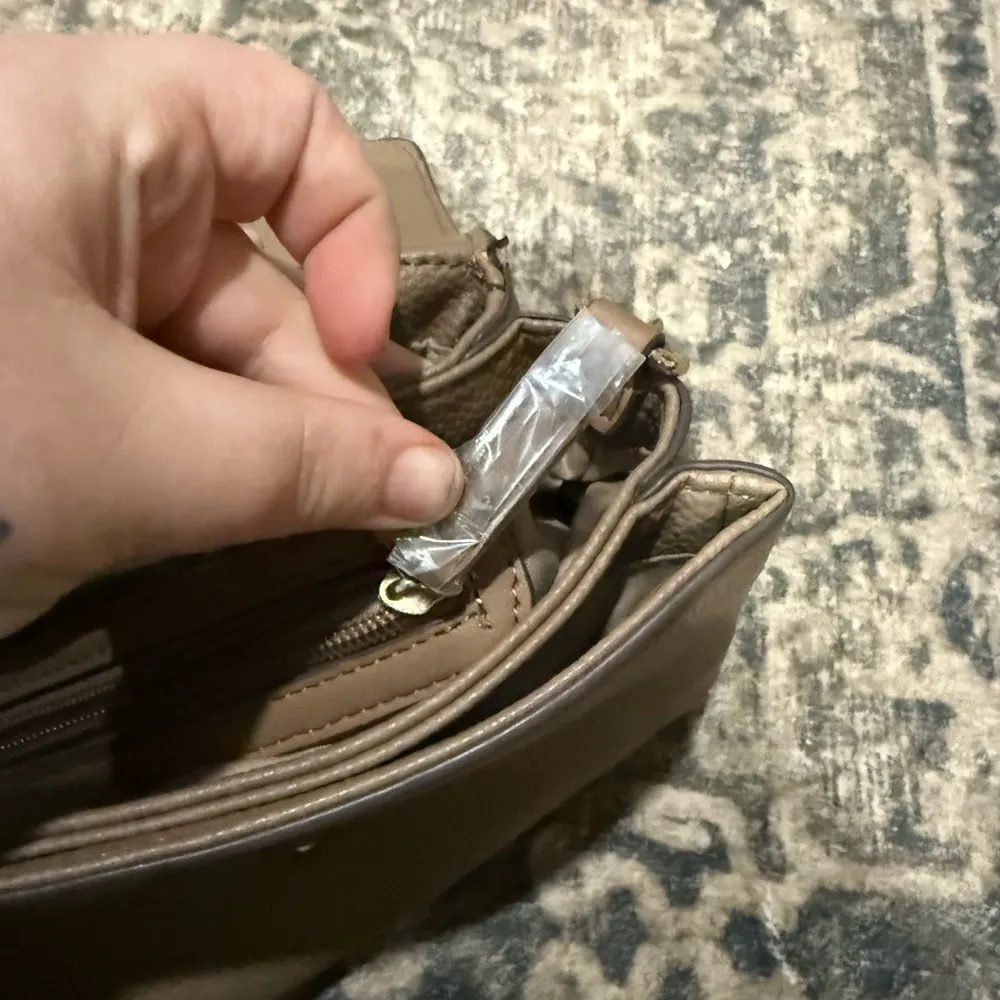 Ellen tracy Tan brown Leather Crossbody Bag - Image 9