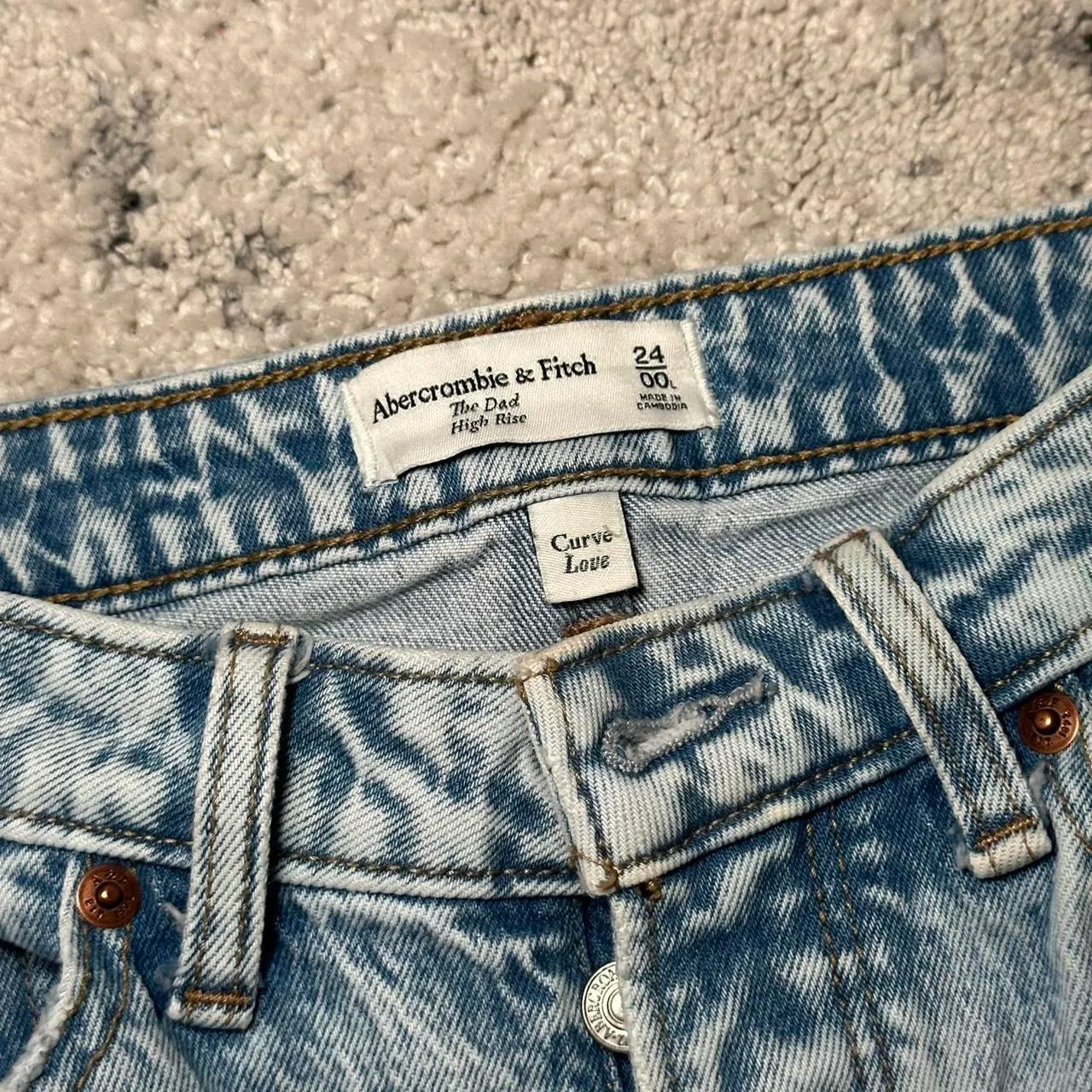 Abercrombie & Fitch Light Wash Curve Love High Rise Jeans - Image 3