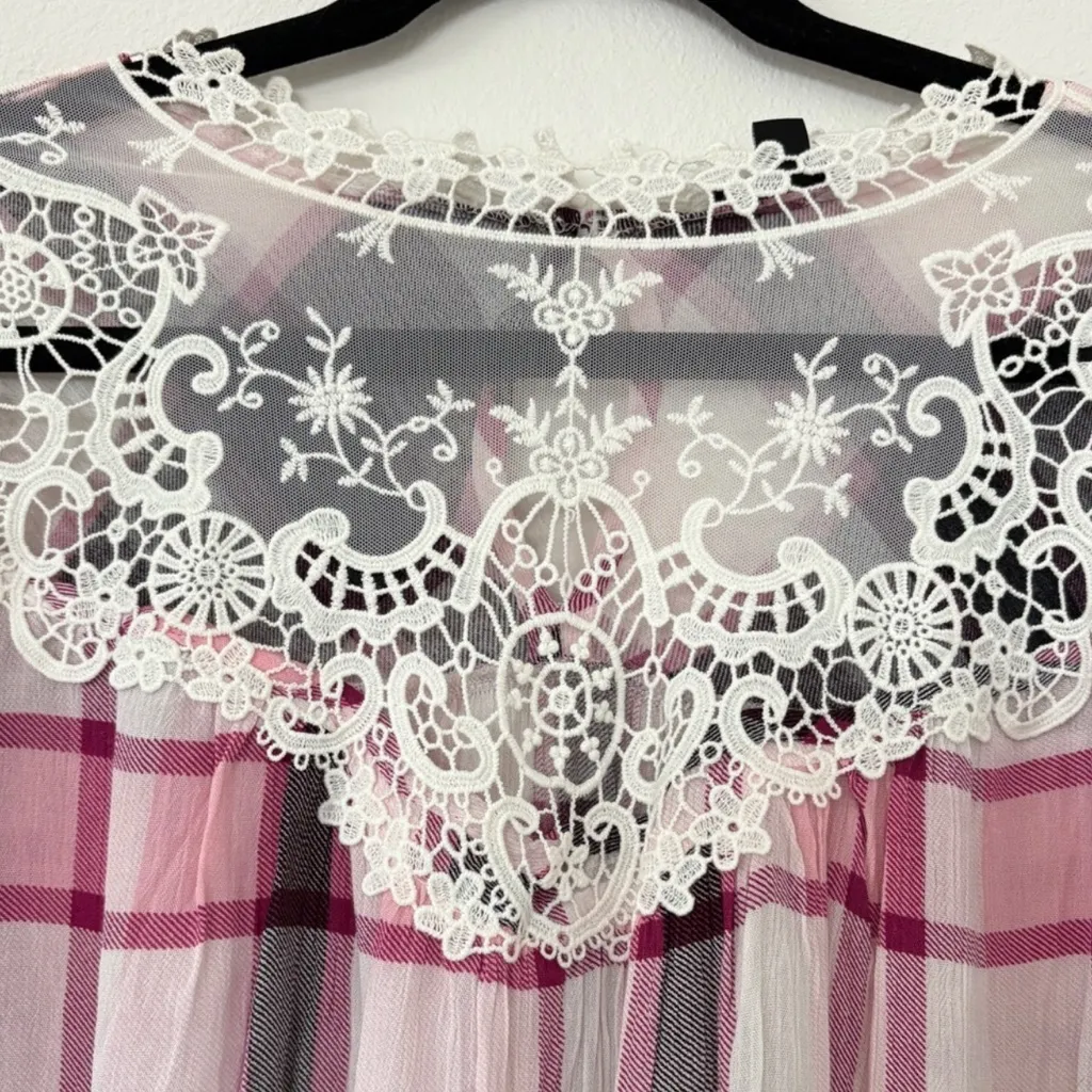 Torrid Crinkle Gauze Crochet Trim Detail Top Purple Plaid Boho Style Festival - Image 4