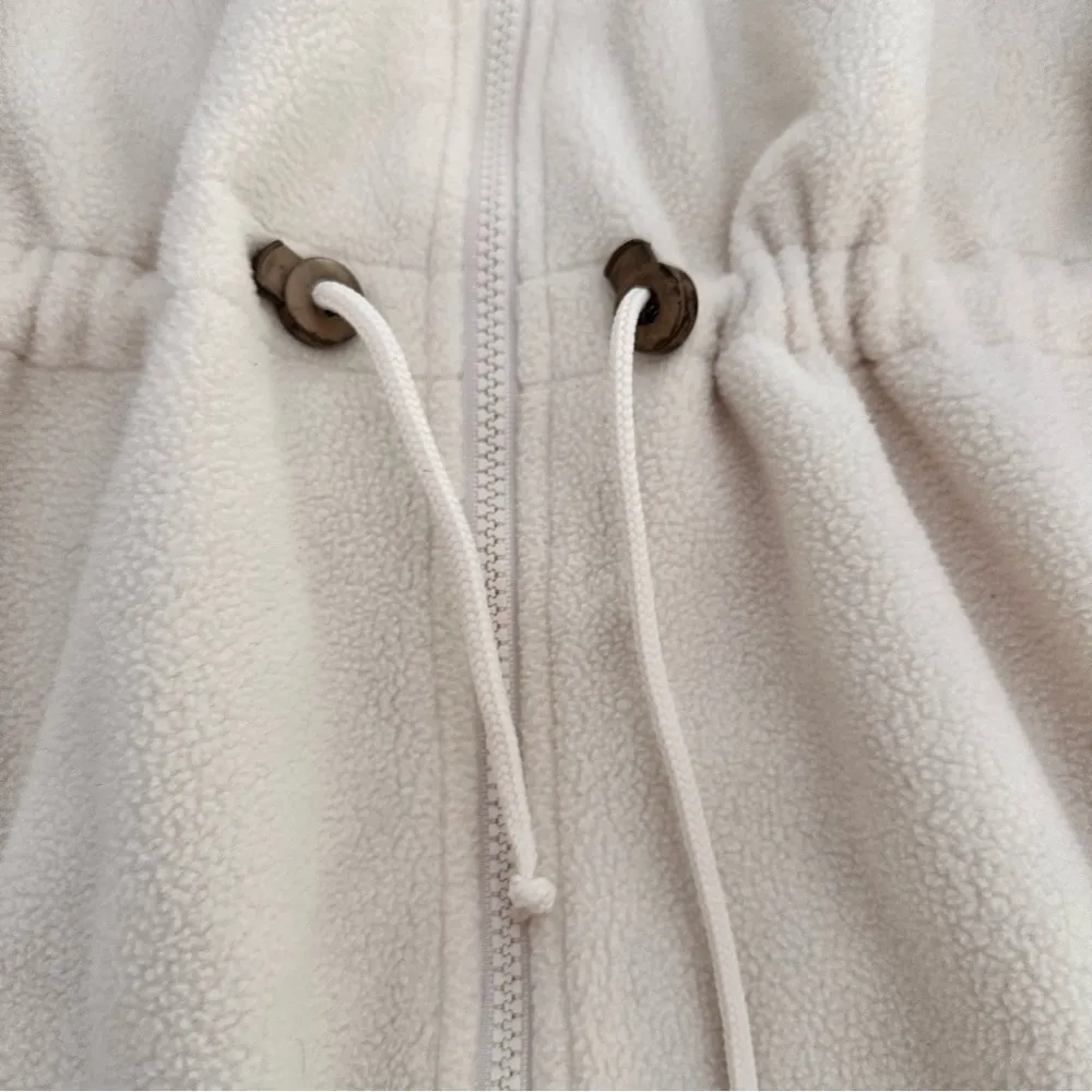 Vintage Cabela’s Cream Fleece Hooded Jacket with Cozy Cabin Embroidery - Image 5