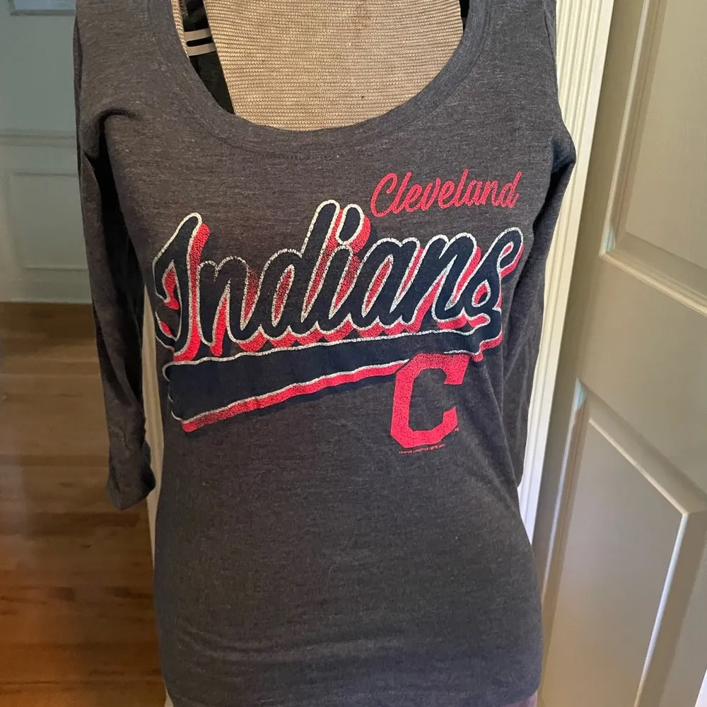 MLB Cleveland Indians Womens 3/4 Sleeve  Graphic Shirt Size Women’s MEDIUM - Image 3