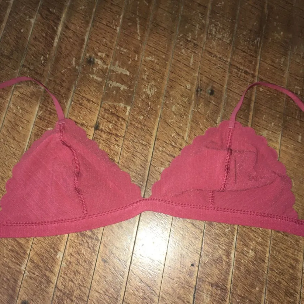 Victoria’s Secret coral pink scalloped edge M Barbiecore bralette - Image 2