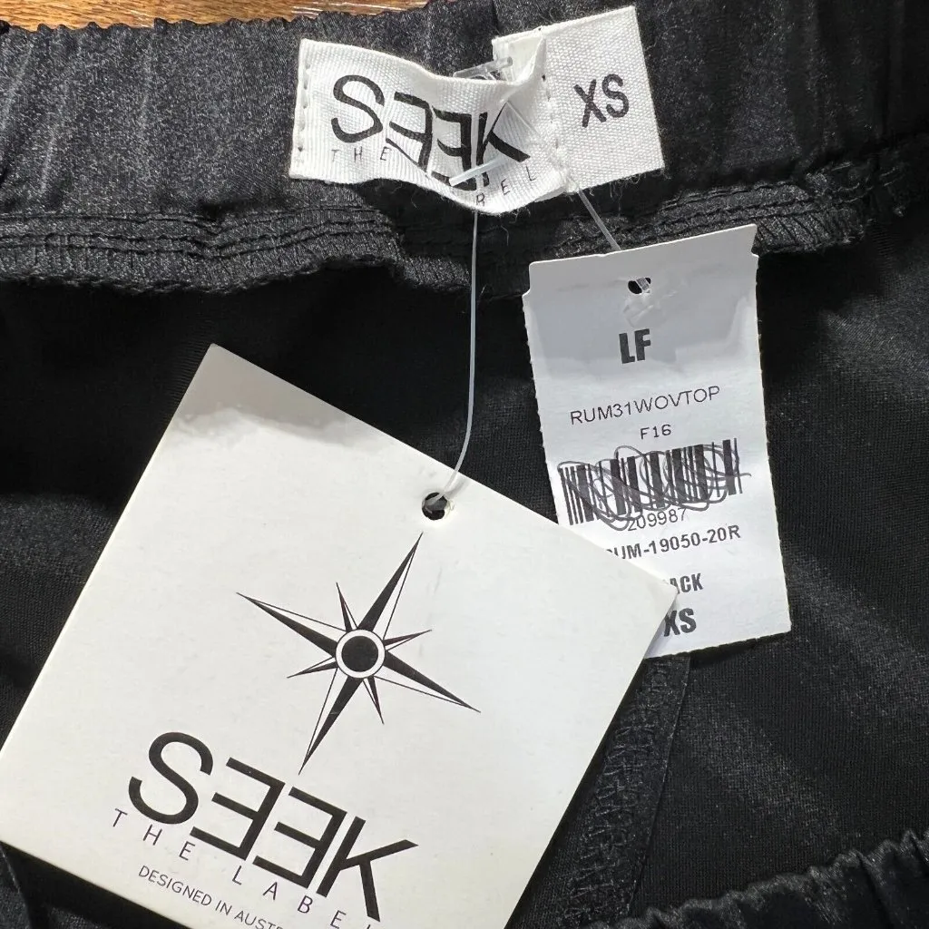 Seek‎ The Label Crop Top XS Black Off Shoulder Flowy Sleeve Back Slit Whimsigoth - Image 8