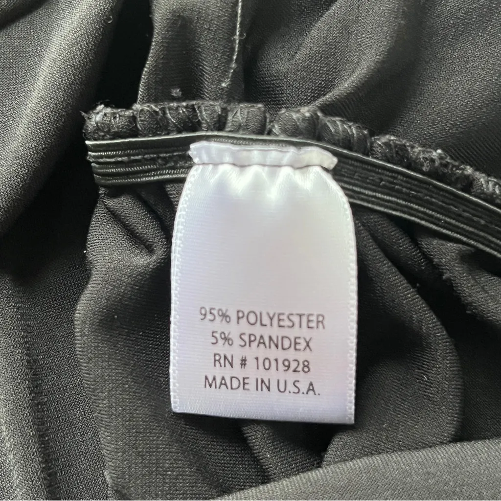 Lucy & Laurel Black Tank Top with Floral Detail - Image 9