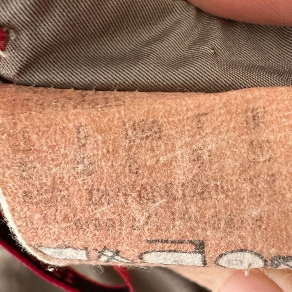 Hugo Boss mini skirt size 6 - Image 6