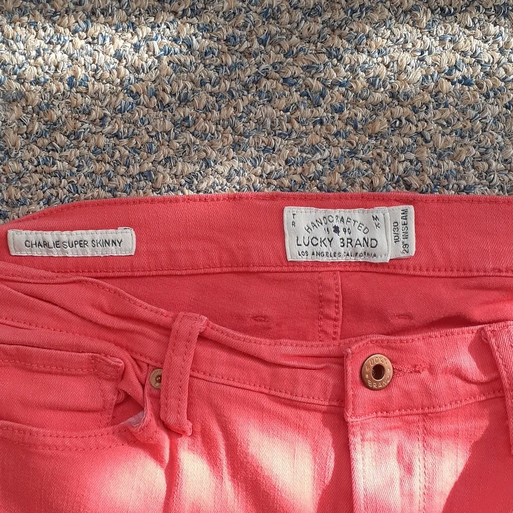 Lucky Brand Coral Pink Charlie Super Skinny Jeans SIZE 10/30 - Image 3