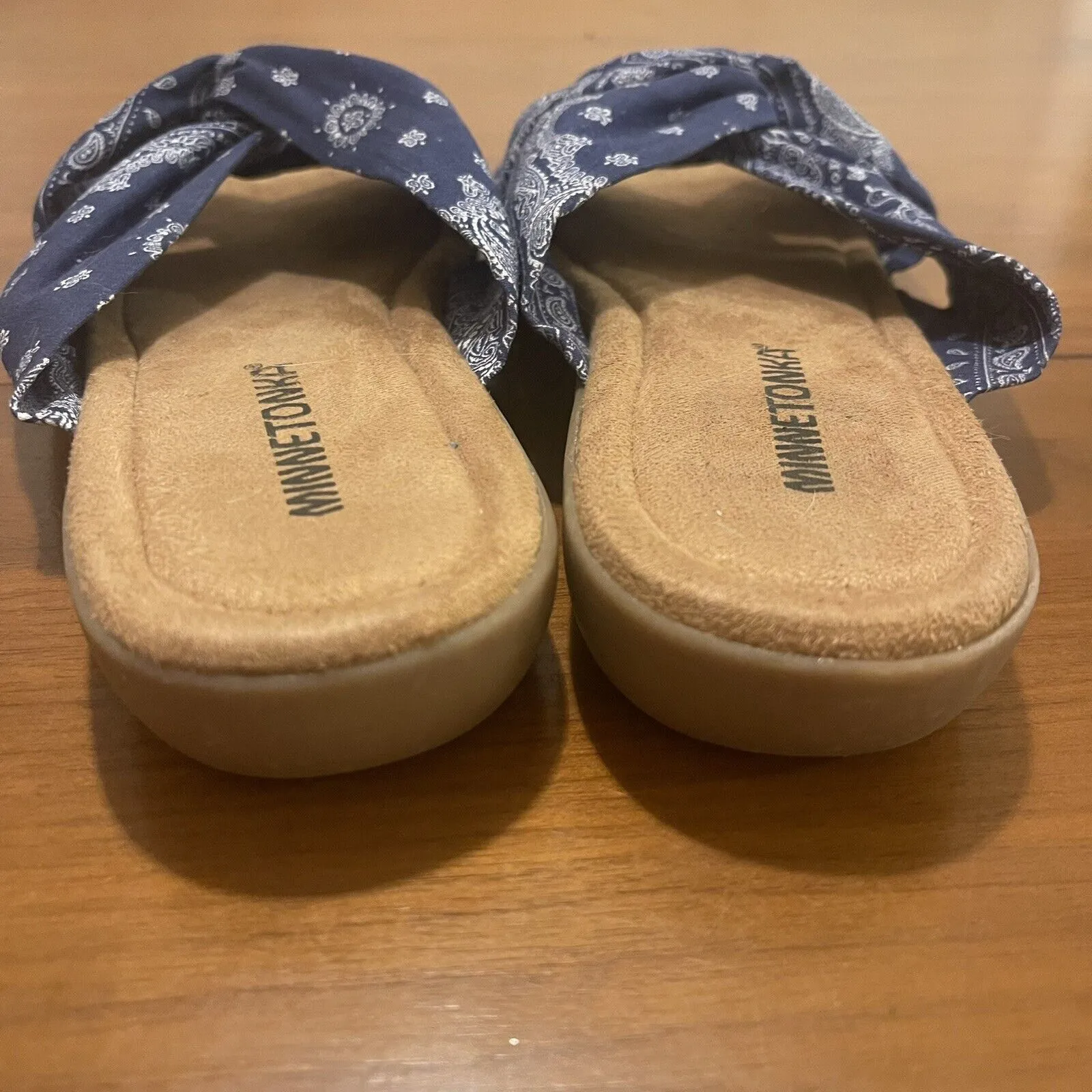 Minnetonka Womens Sarong Blue/White Bandana Slide Sandals Shoes Size 7W - Image 4