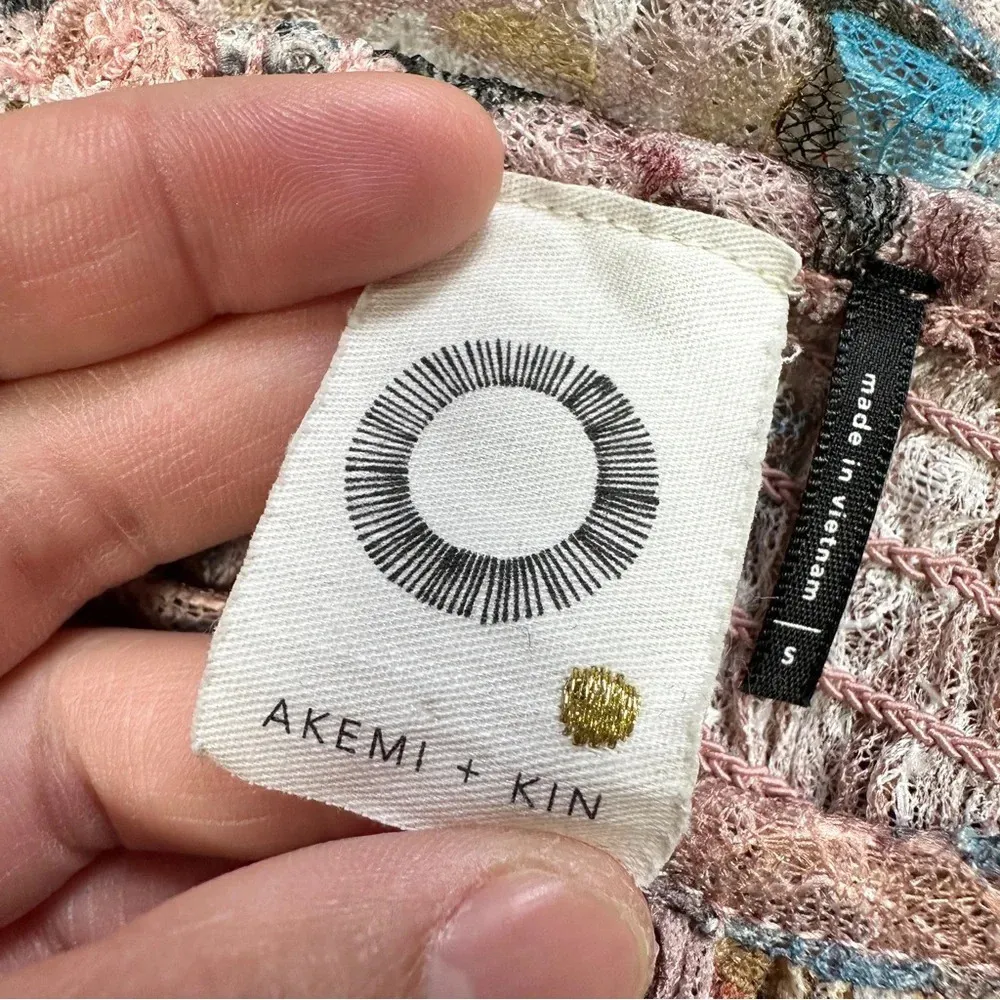 Anthropologie Akemi + Kin Floral Lace Patrizia Bell Sleeve Smocked Top Boho S - Image 12